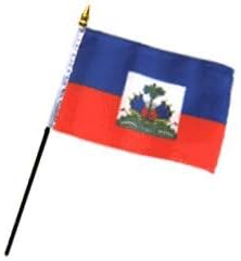 Набор от Ant Enterprise от 12 (дузина) миниатюрни маси и настолни знамена Хаити включва 12 малки флагчета-пръчки
